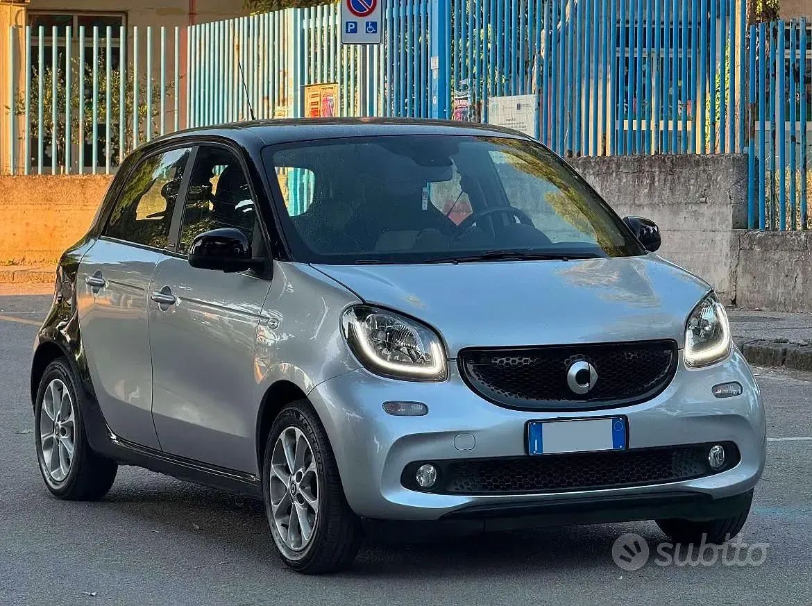 Usata Smart ForFour 71 CV (52 kW) 2016 Grigio Utilitaria