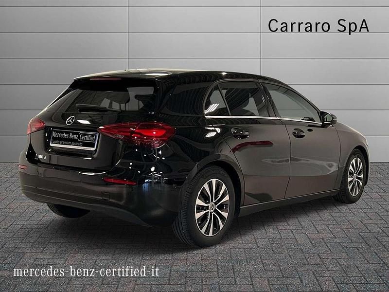 Usata Mercedes A180 Advanced 116 CV (85 kW) 2023 Nero Berlina