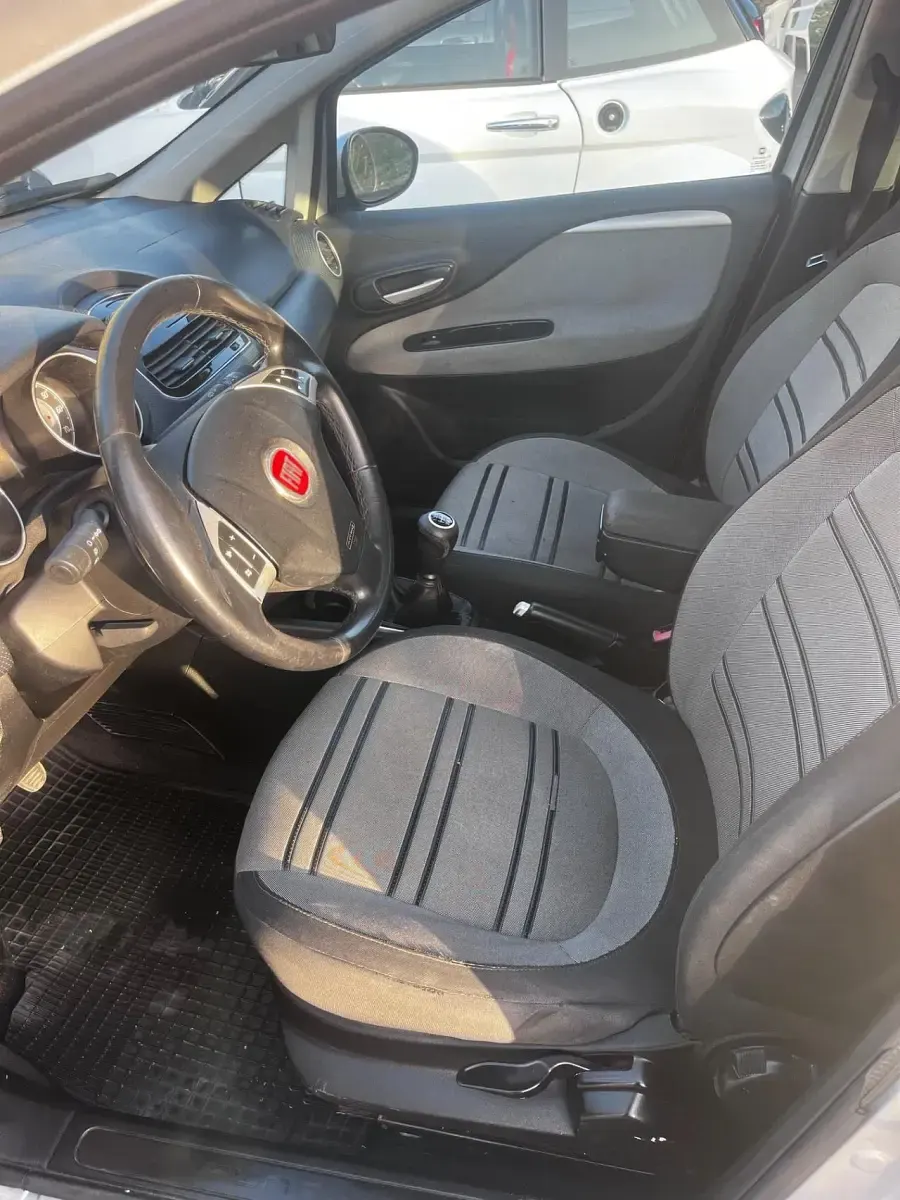 Usata Fiat Punto Evo 75 CV (55 kW) 2011 Argento Utilitaria