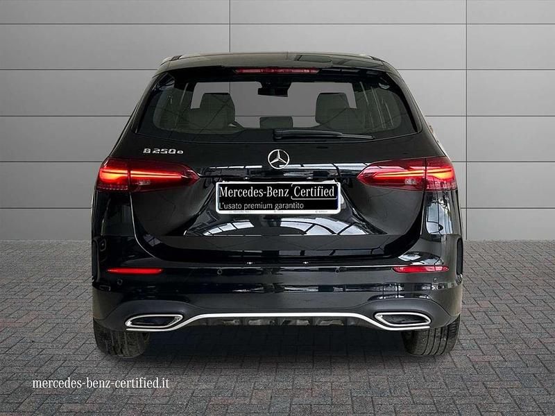 Usata Mercedes B250e Advanced Plus 163 CV (119 kW) 2024 Nero cosmo metallizzato Monovolume
