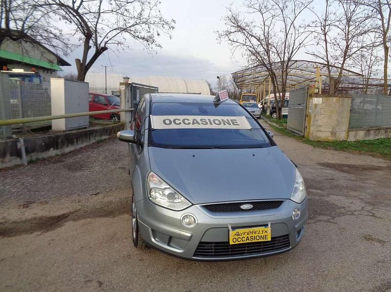 Usata Ford S-MAX Titanium 129 CV (94 kW) 2008 Grigio Monovolume