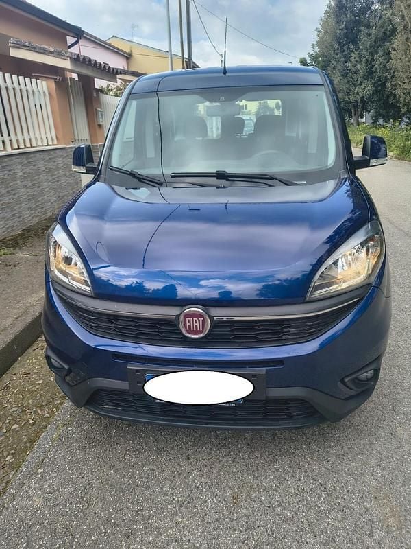 Usata Fiat Doblò 119 CV (87 kW) 2019 Blu Monovolume