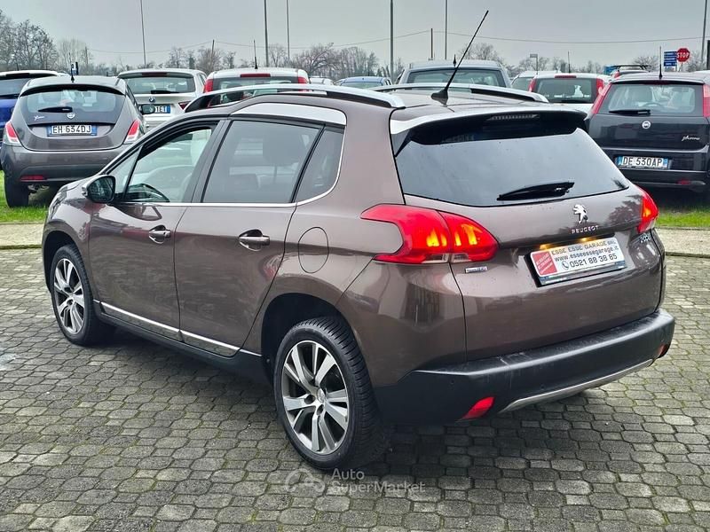 Usata Peugeot 2008 Allure 120 CV (88 kW) 2015 Marrone SUV