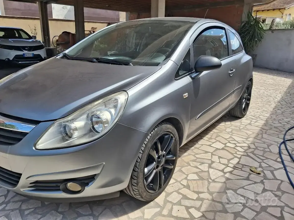 Usata Opel Corsa 90 CV (66 kW) 2007 Grigio Utilitaria