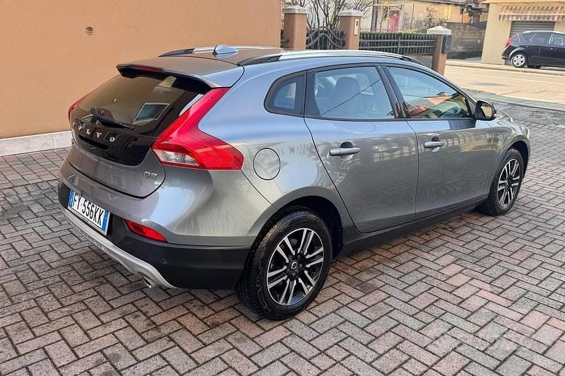 Usata Volvo V40 CC Business Edition 120 CV (88 kW) 2019 Grigio Station wagon