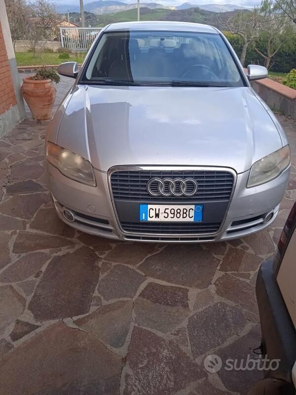 Usata 2005 Audi A4 Tre volumi | 1800 € (Buon prezzo) - Immagine 1/4