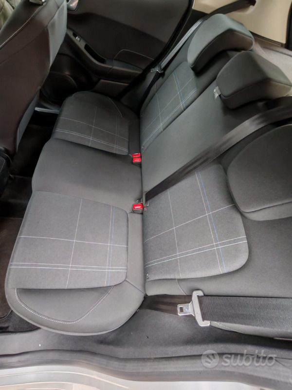 Usata Ford Fiesta 75 CV (55 kW) 2020 Grigio Utilitaria