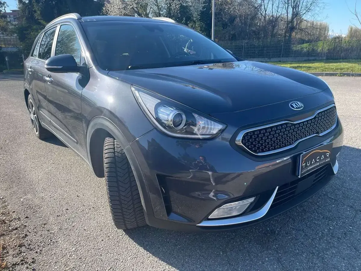 Begagnad Kia Niro Style 141 HK (103 kW) 2019 Grå SUV