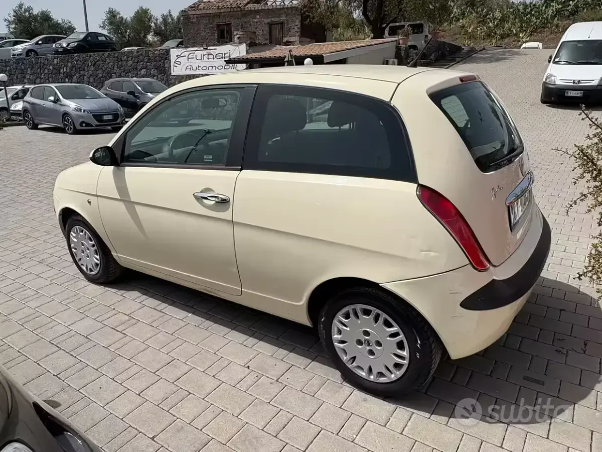 Usata Lancia Ypsilon 69 CV (50 kW) 2006 Beige Utilitaria