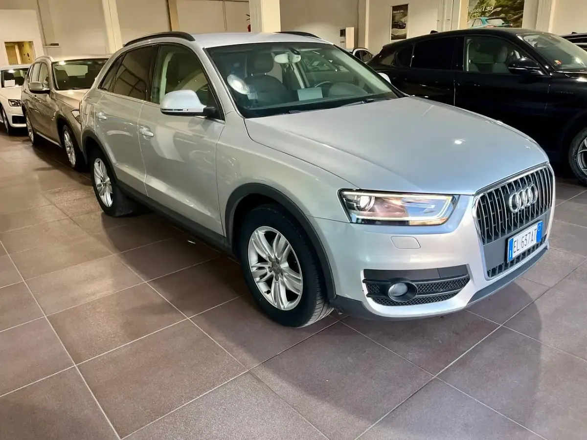 Usata Audi Q3 Advanced Plus 140 CV (102 kW) 2012 Argento SUV