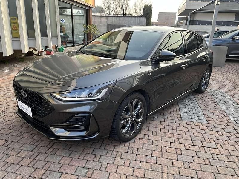 Usata Ford Focus ST-Line 125 CV (91 kW) 2025 Magnetic grey Berlina