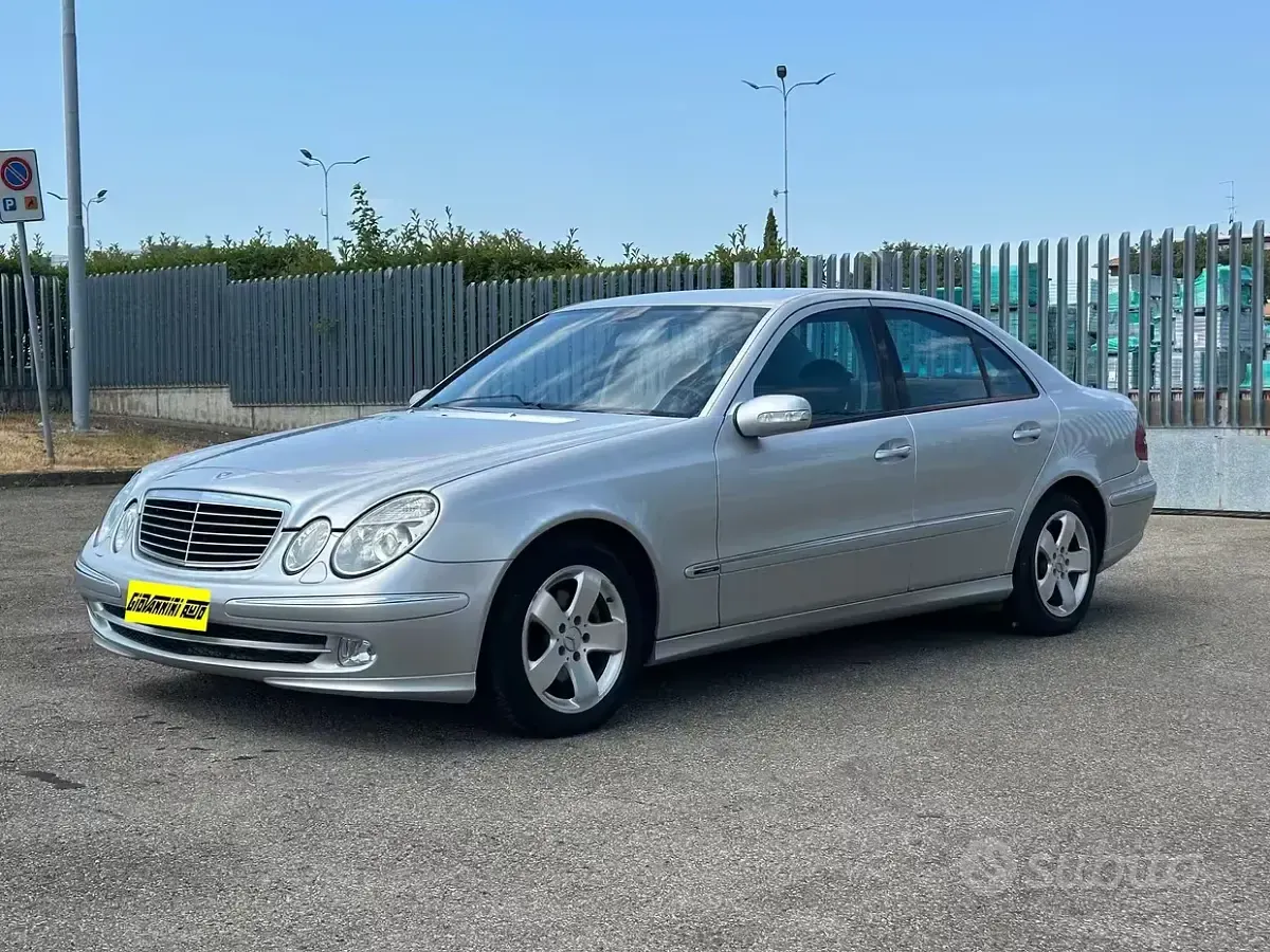 Usata Mercedes E220 150 CV (110 kW) 2003 Berlina
