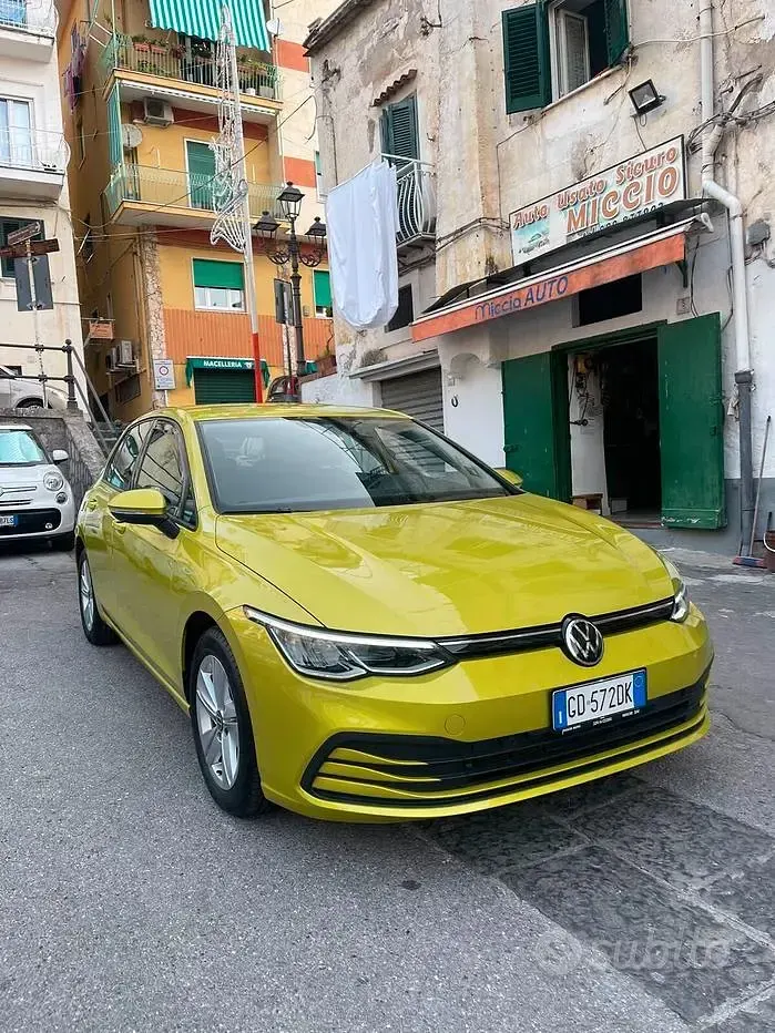 Usata VW Golf VII Life 116 CV (85 kW) 2021 Giallo Utilitaria