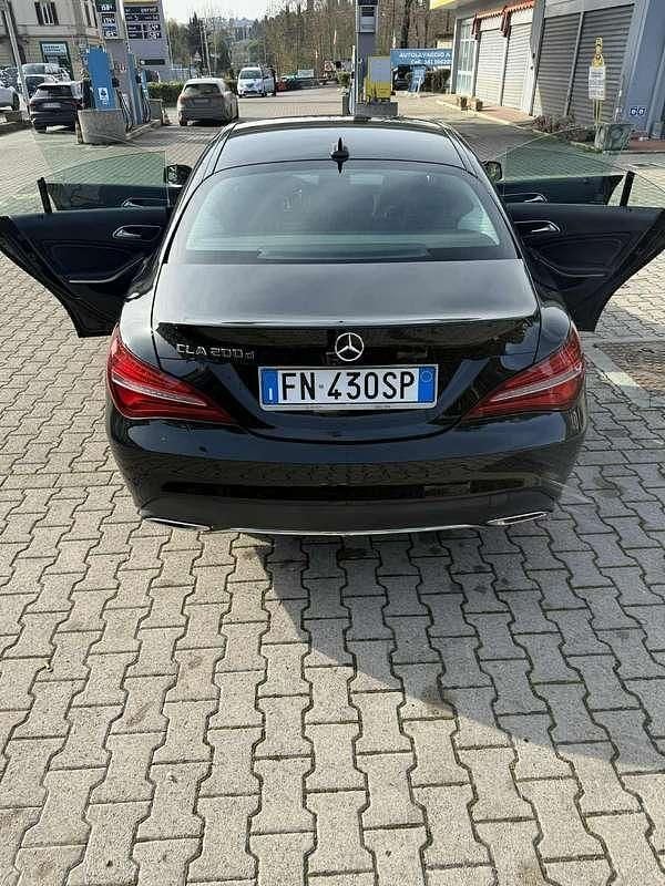 Usata Mercedes CLA200 Business 136 CV (100 kW) 2017 Nero Berlina