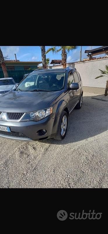 Usata Mitsubishi Outlander 177 CV (130 kW) 2008 Grigio SUV