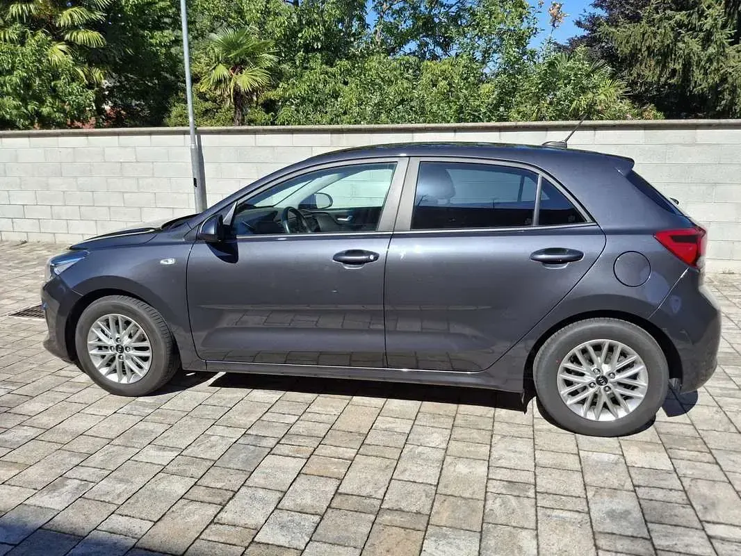 Usata Kia Rio 83 CV (61 kW) 2020 Berlina