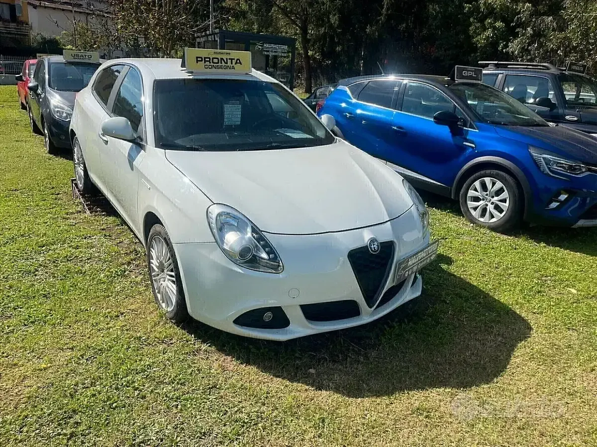 Usata Alfa Romeo Giulietta Progression 105 CV (77 kW) 2011 Bianco Utilitaria