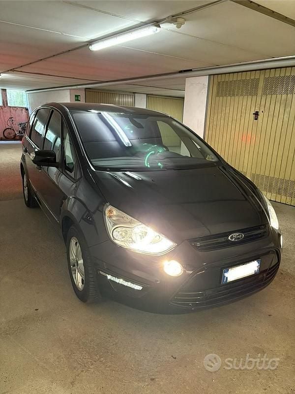Usata Ford S-MAX Titanium 116 CV (85 kW) 2015 Nero Monovolume