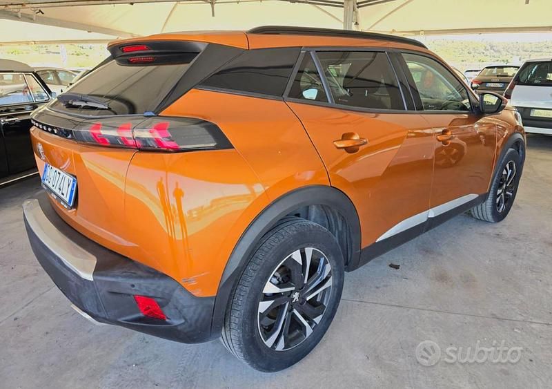 Usata Peugeot 2008 GT 131 CV (96 kW) 2021 Arancione SUV
