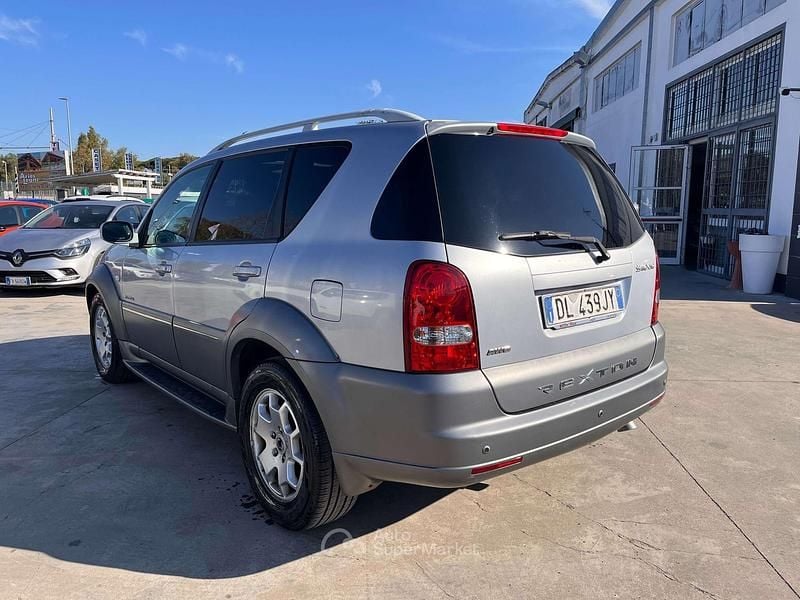 Usata Ssangyong (KGM) Rexton 186 CV (136 kW) 2007 Argento SUV