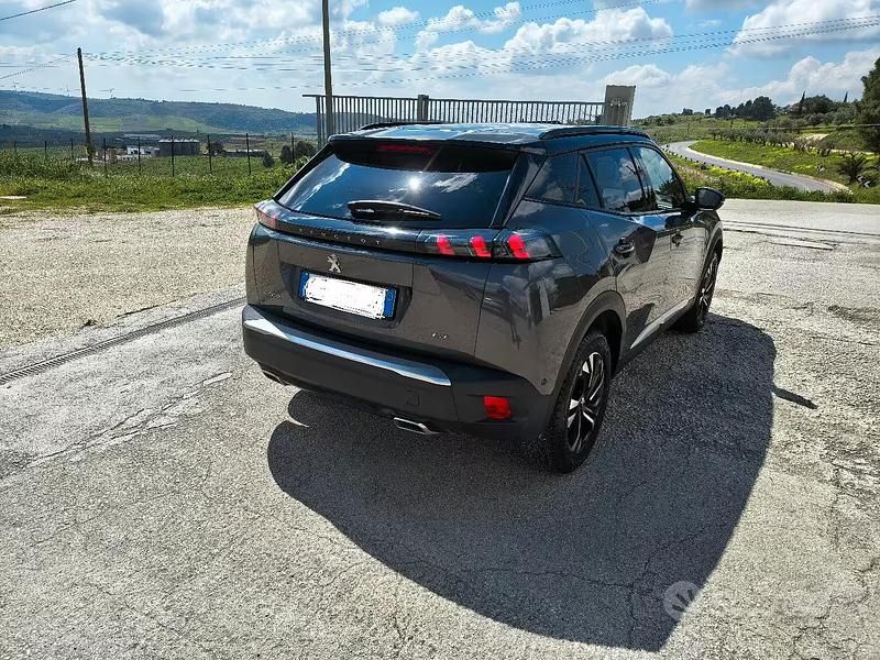 Usata Peugeot 2008 GT 131 CV (96 kW) 2023 Grigio SUV
