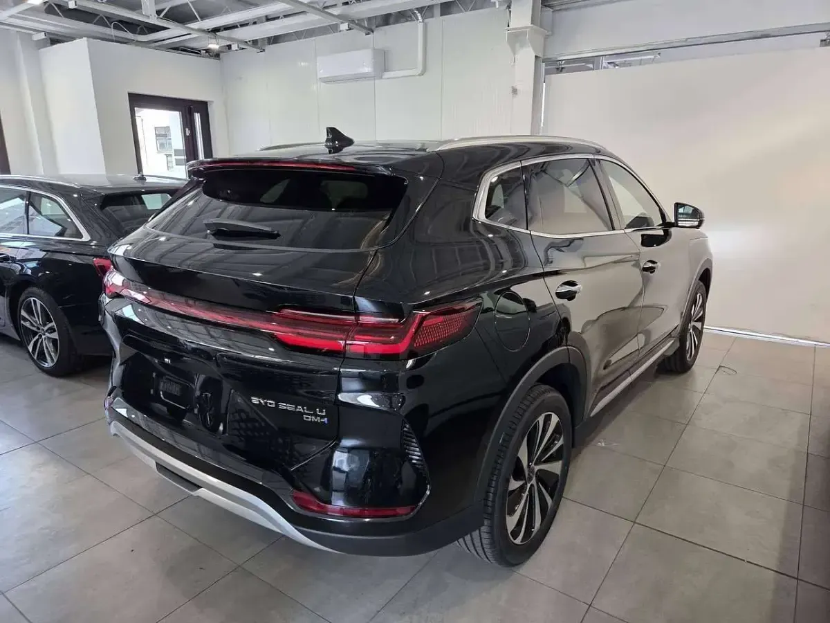 Nuova BYD Seal U Boost 98 CV (72 kW) 2026 Delan black SUV