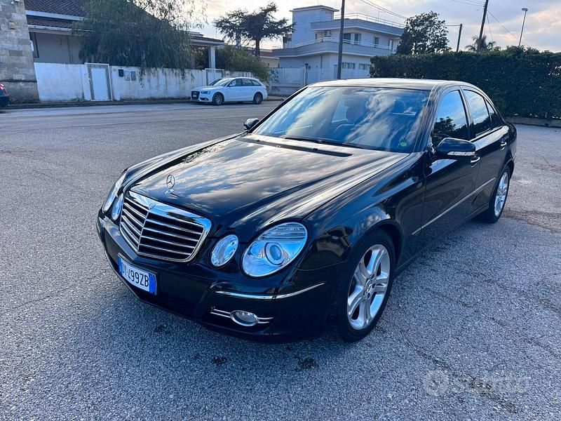 Nero Usata 2009 Mercedes E280 Avantgarde Tre volumi | 9500 € - Immagine 1/4