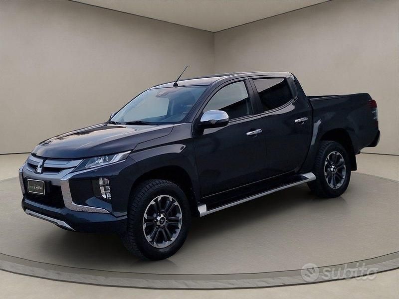 Grigio Usata 2021 Mitsubishi L200 Pick-up | 28.790 € (Buon prezzo) - Immagine 1/4
