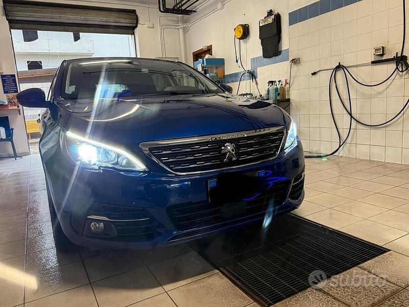 Usata Peugeot 308 Allure 130 CV (95 kW) 2017 Blu Berlina