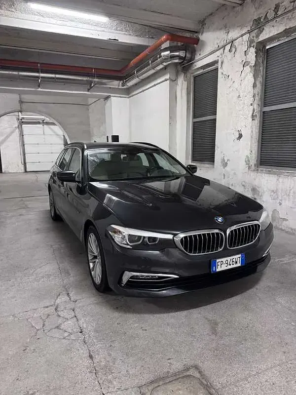 Usata BMW 520 Luxury Line 190 CV (139 kW) 2018 Grigio Station wagon