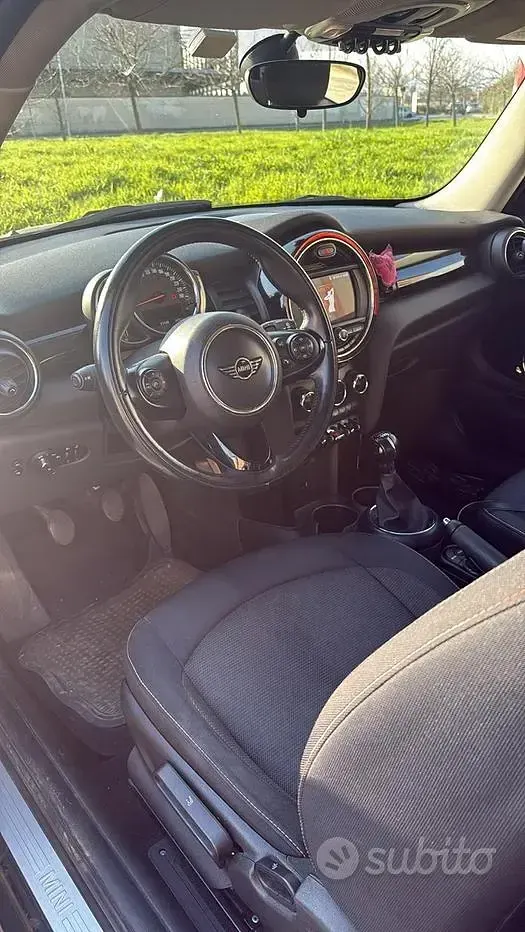 Usata Mini One D 102 CV (75 kW) 2019 Grigio Utilitaria