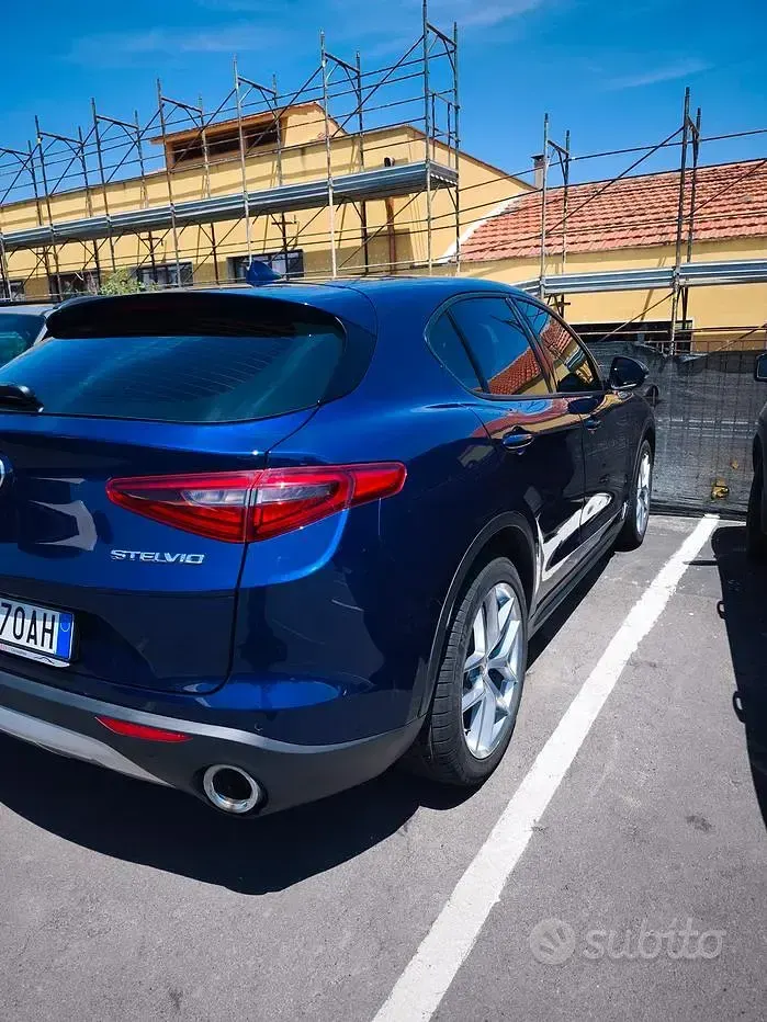 Usata Alfa Romeo Stelvio Executive 190 CV (139 kW) 2021 Blu SUV