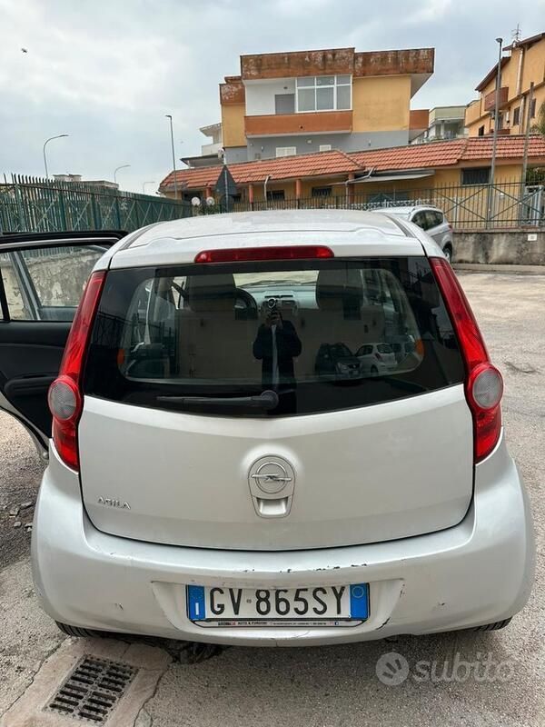 Usata Opel Agila 65 CV (47 kW) 2009 Grigio Utilitaria