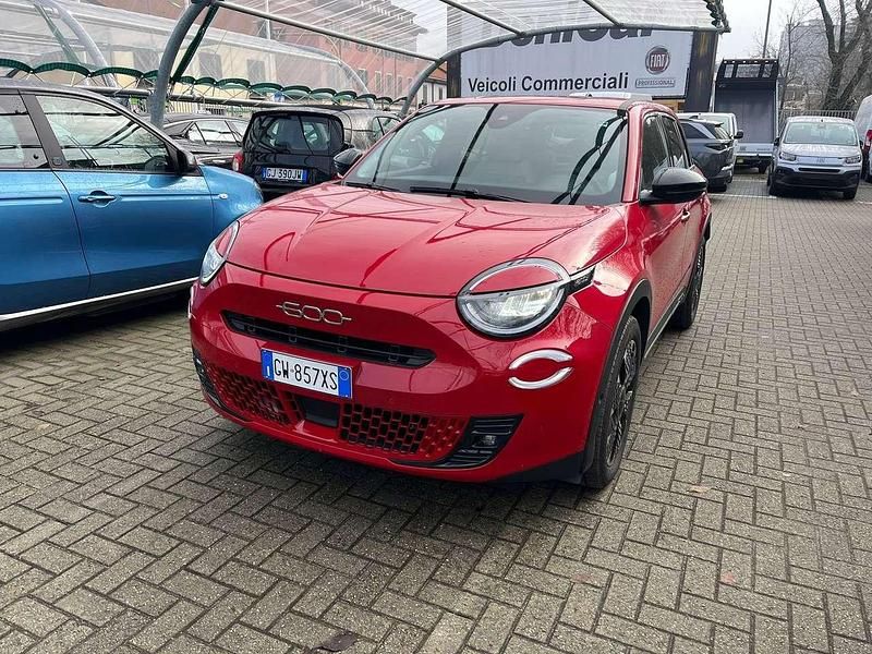 Usata Fiat 600 La Prima 110 CV (80 kW) 2025 Rosso SUV