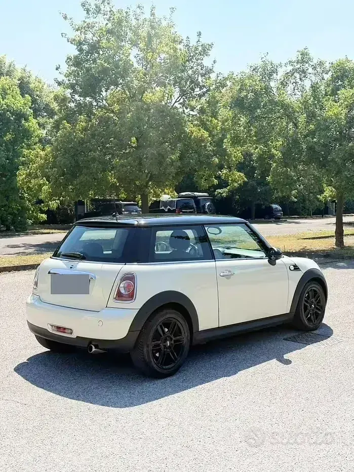 Usata Mini Cooper 75 CV (55 kW) 2013 Bianco Utilitaria