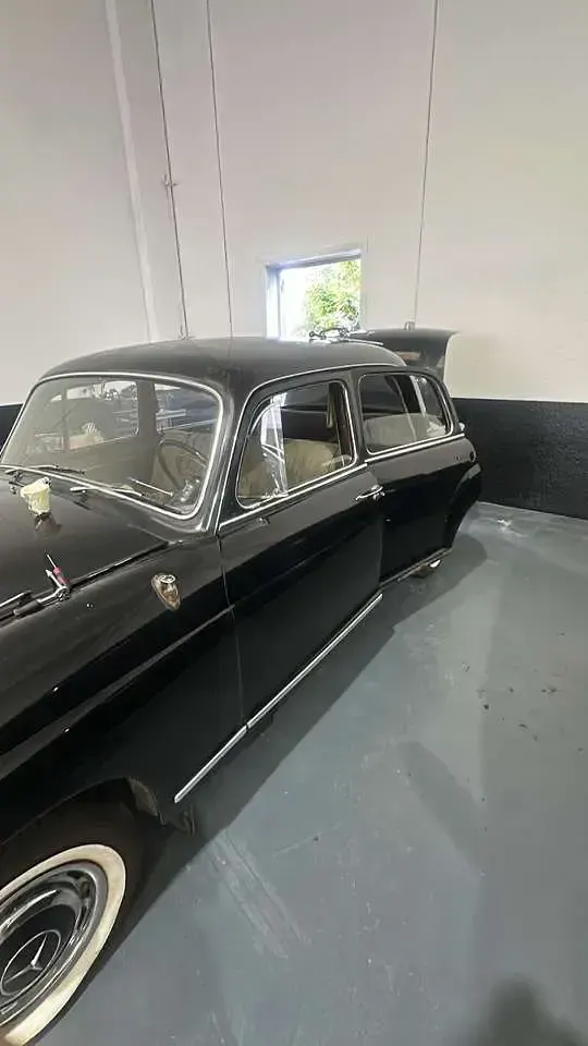 Usata Mercedes 190 80 CV (58 kW) 1956 Nero Berlina