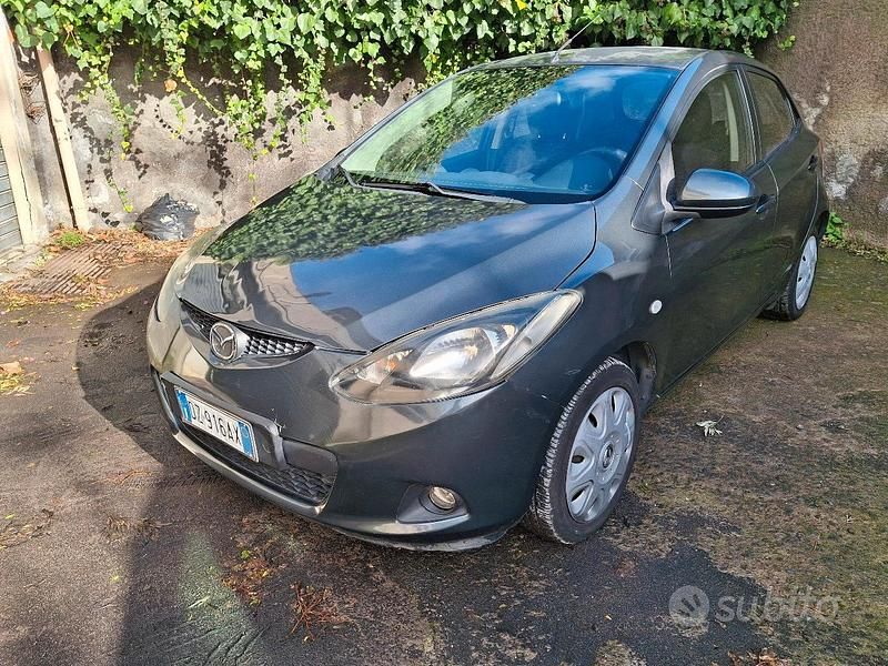 Usata Mazda 2 68 CV (50 kW) 2009 Grigio Utilitaria