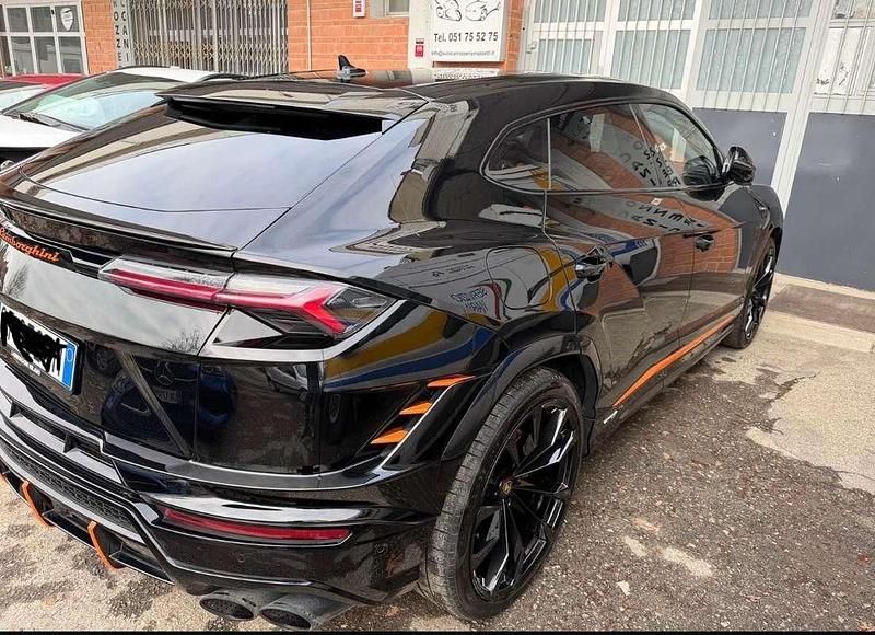 Usata Lamborghini Urus 666 CV (489 kW) 2024 SUV