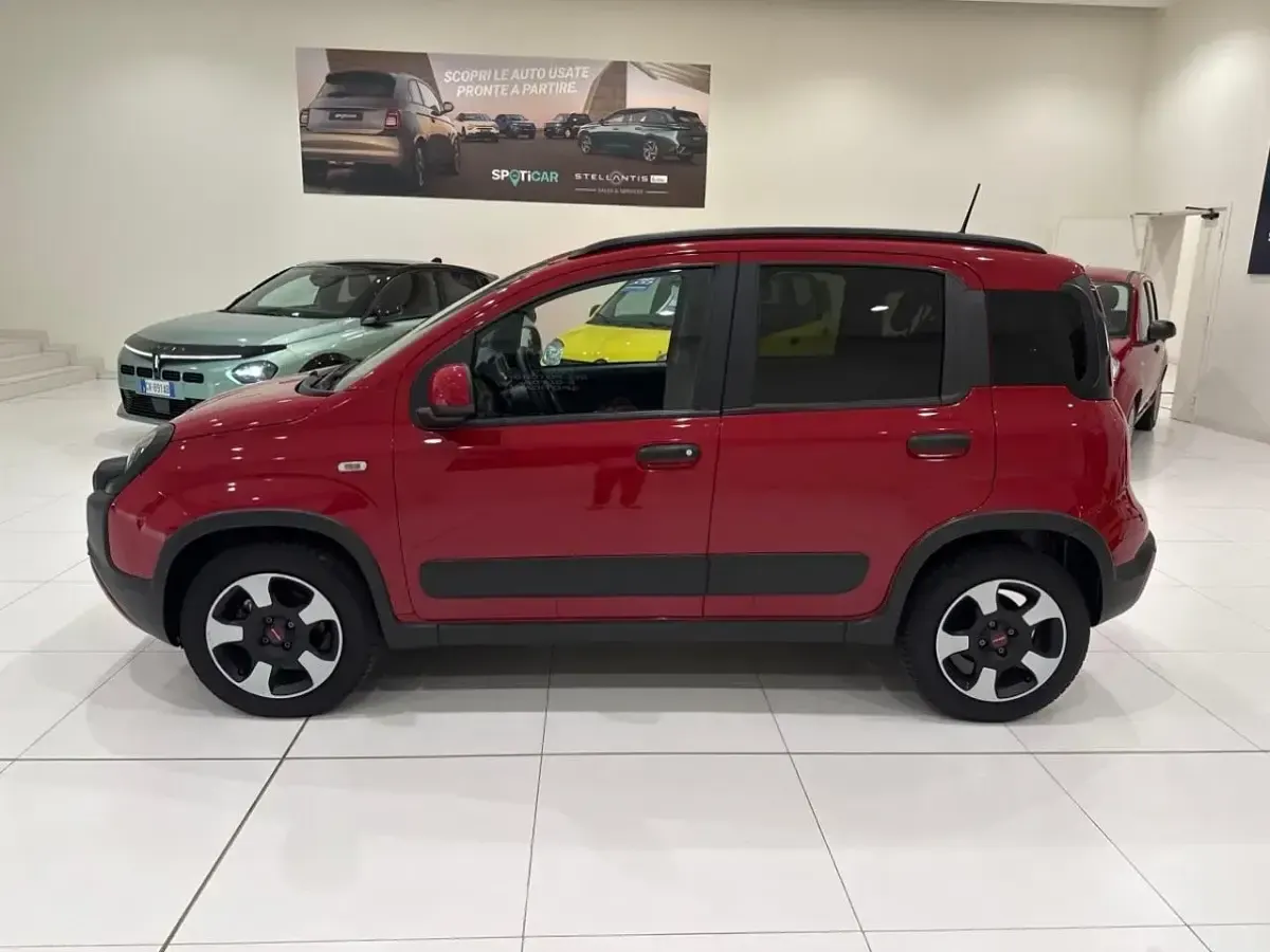 Usata Fiat Panda Cross Cross 70 CV (51 kW) 2024 Rosso Utilitaria