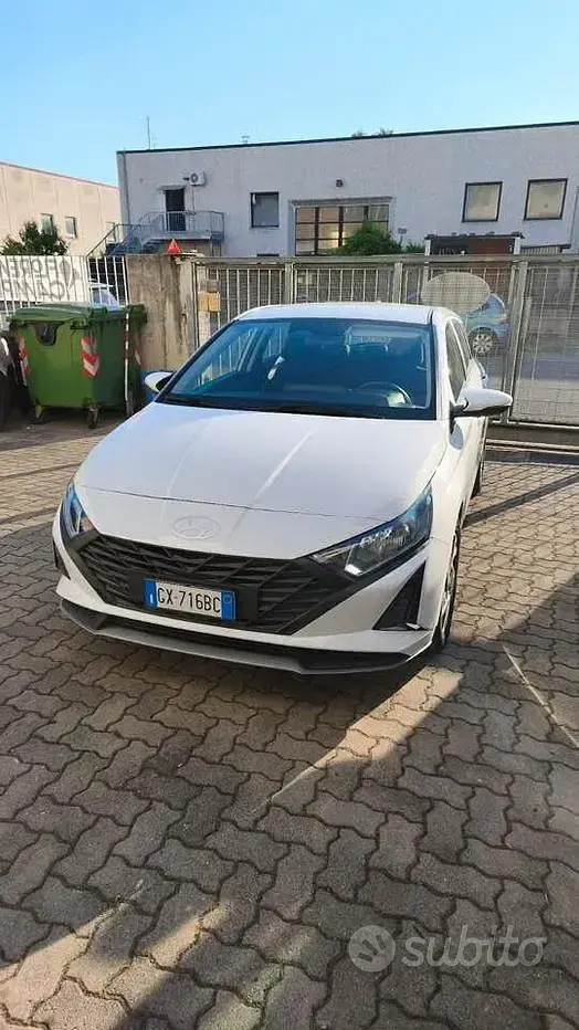 Usata Hyundai i20 78 CV (57 kW) 2024 Bianco Utilitaria