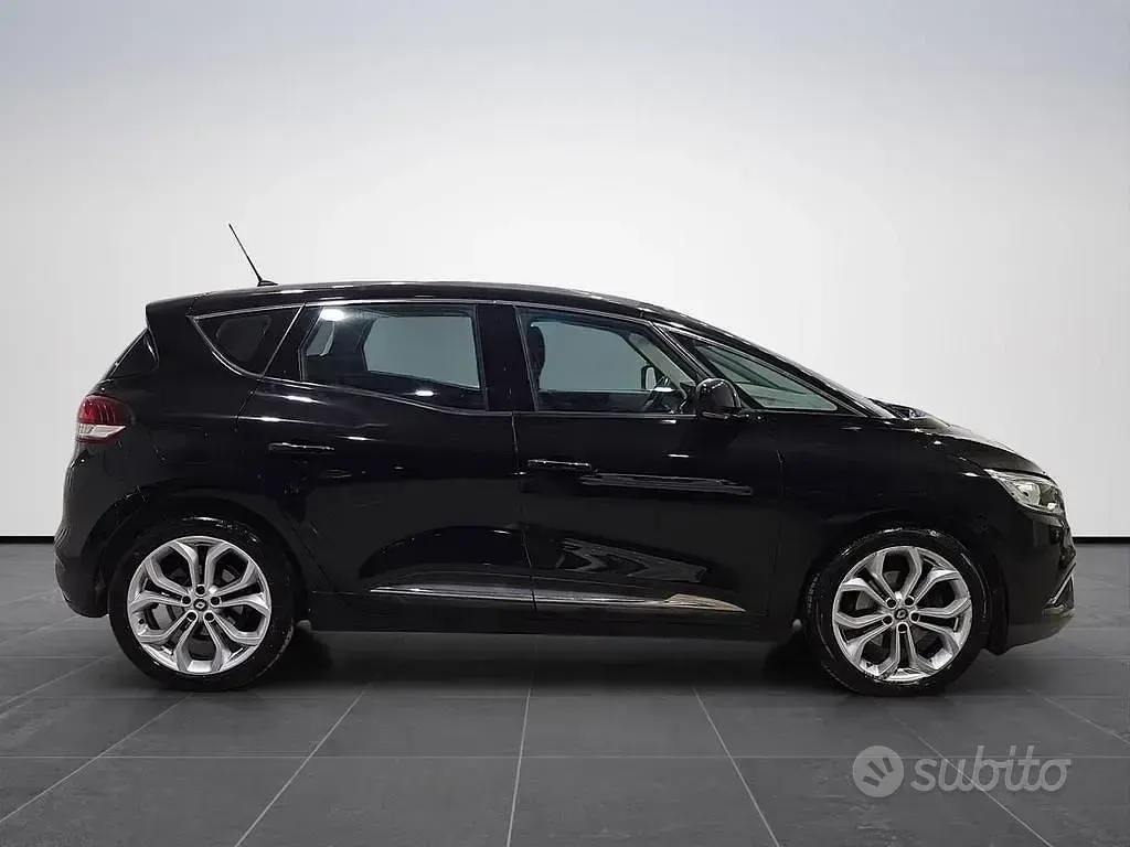 Usata Renault Scénic 95 CV (69 kW) 2018 Nero Monovolume