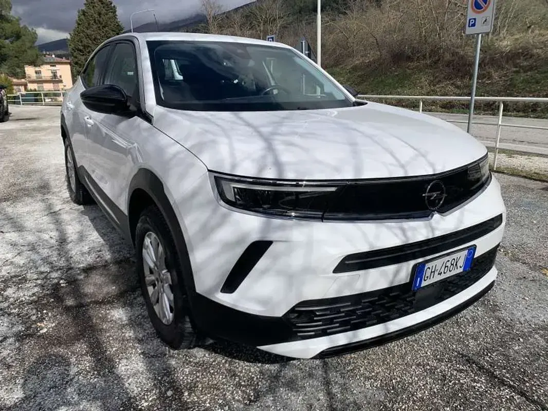 Usata Opel Mokka Elegance 131 CV (96 kW) 2022 Bianco SUV