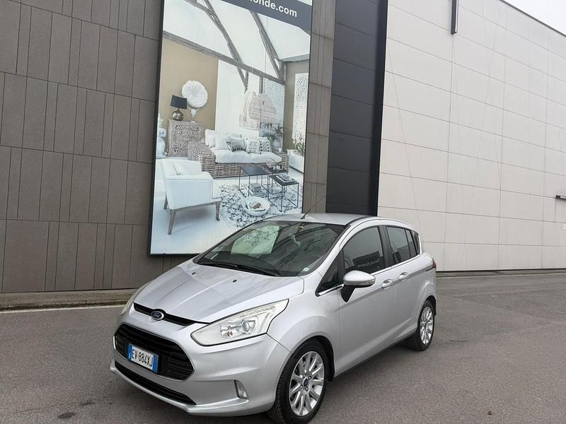 Usado Ford B-MAX Individual 95 CV (69 kW) 2014 Plateado Monovolumen