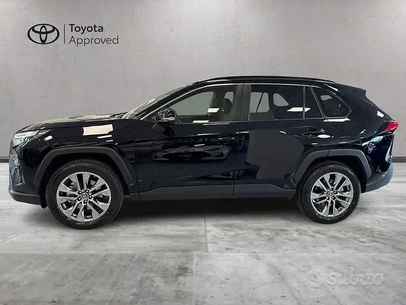Usata Toyota RAV4 Hybrid Lounge 222 CV (163 kW) 2024 Nero SUV