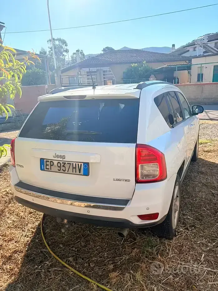 Usata Jeep Compass 163 CV (119 kW) 2013 Bianco SUV