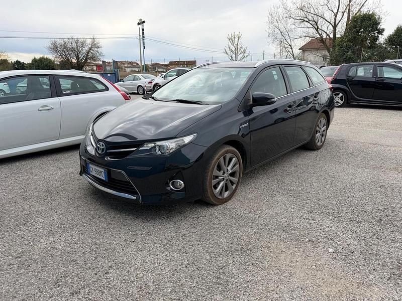 Second-hand Toyota Auris Hybrid Active 99 CP (72 kW) 2013 Negru Berlinǎ