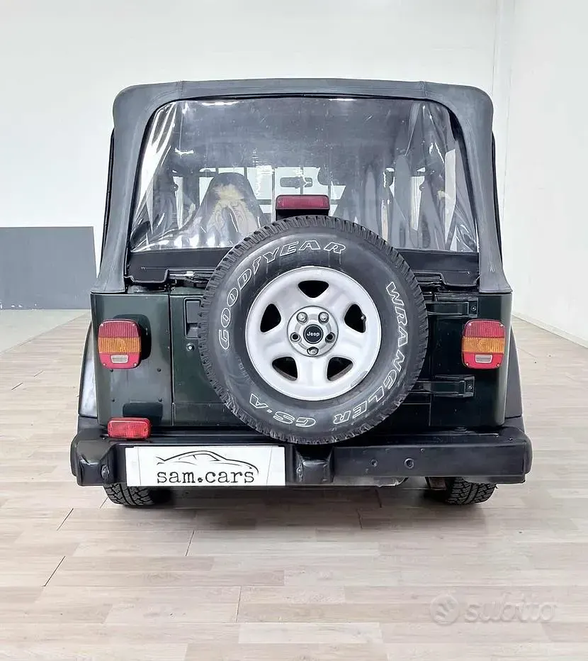 Usata Jeep Wrangler 118 CV (86 kW) 1998 Verde SUV
