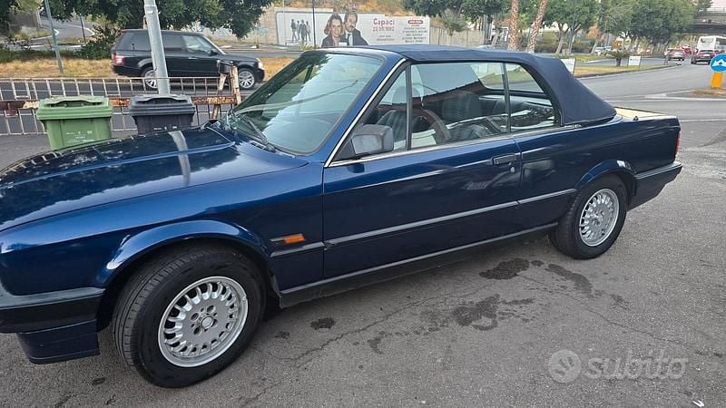 Usata BMW 318 Cabriolet 113 CV (83 kW) 1992 Blu Cabrio