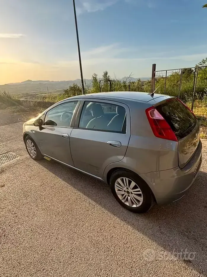 Usata Fiat Grande Punto 90 CV (66 kW) 2006 Utilitaria