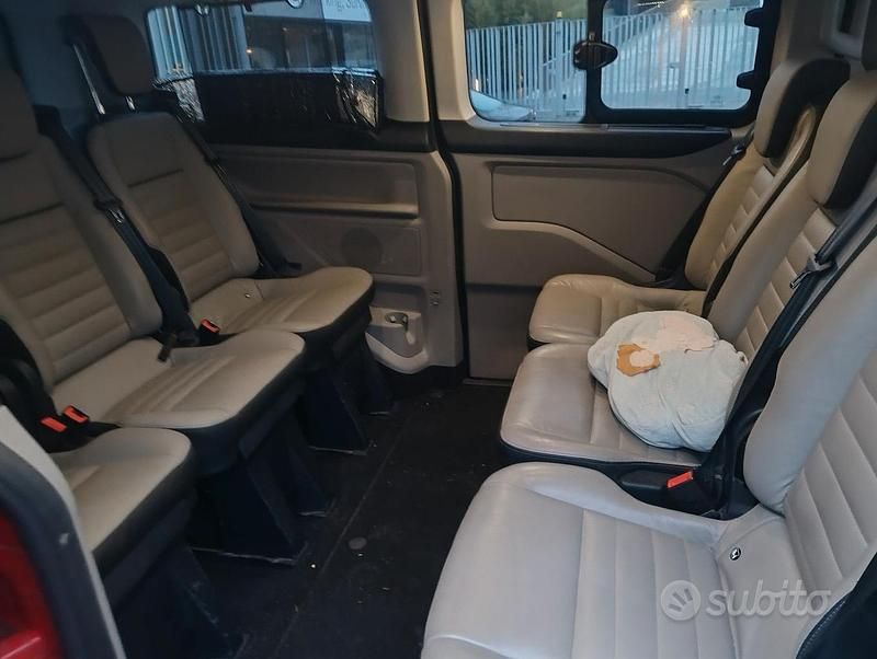 Usata Ford Tourneo 130 CV (95 kW) 2019 Rosso Monovolume